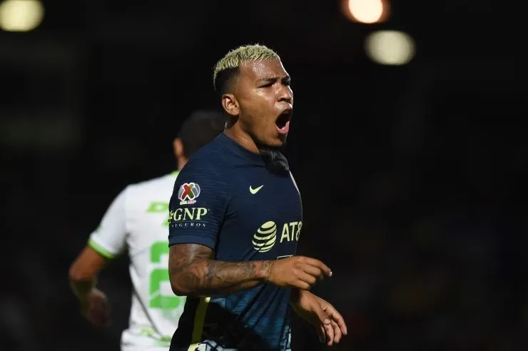 Roger Martínez en América