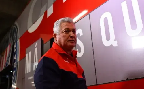 Víctor Manuel Vucetich está obligado a sumar 4 puntos en dos partidos. (Imago7)