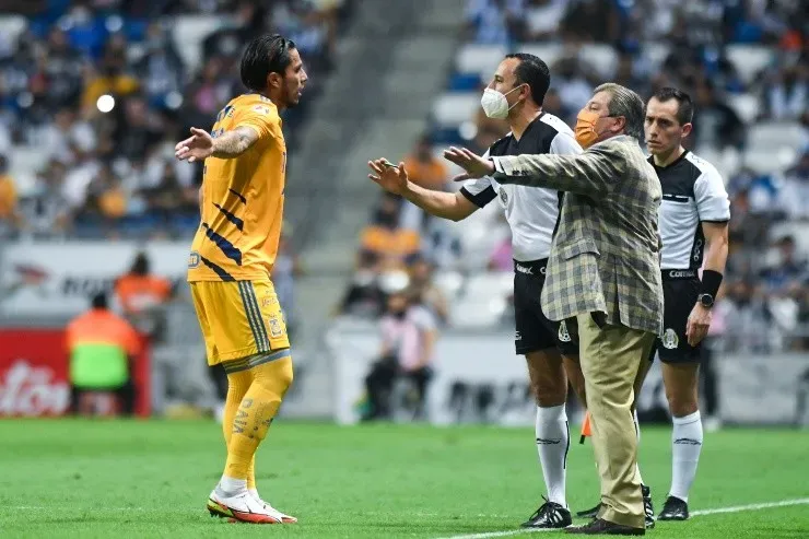 Carlos Salcedo Miguel Herrera