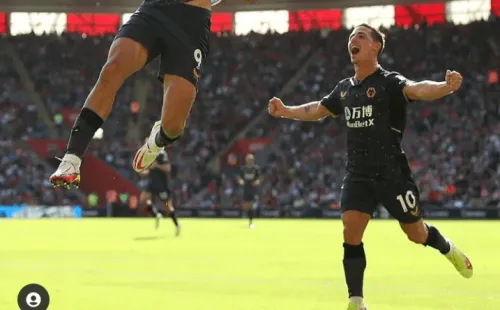 Raúl Jiménez y su dedicatoria por el gol. (@raulalonsojimenez9)