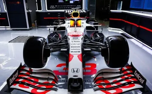 El monoplaza blanco de Red Bull para Turquía. (@F1)