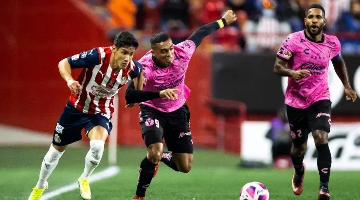 Manotas y un juego para el olvido. (Imago 7)