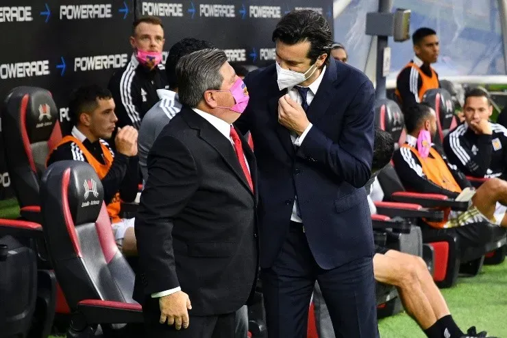 Miguel Herrera Santiago Solari