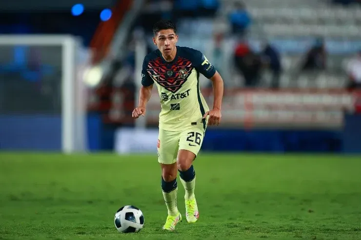 Salvador Reyes en América