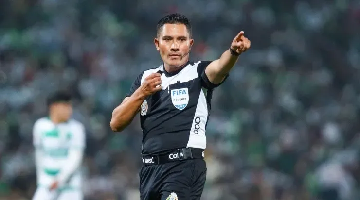 Silbante para Cruz Azul – Rayados. (Imago 7)