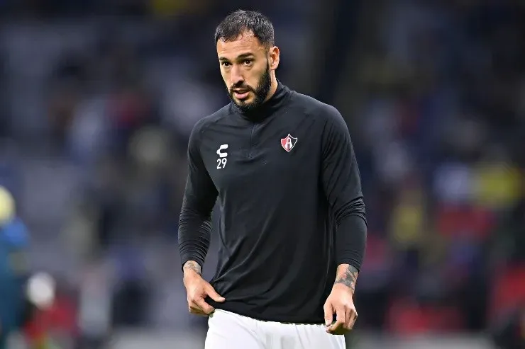 Emanuel Aguilera en Atlas