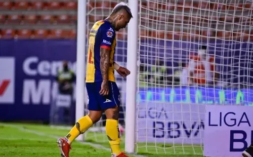 Damián Batallini no tuvo un buen paso por San Luis (Imago 7)