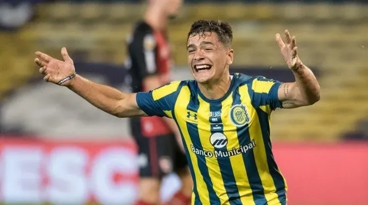 Dupuy sabe lo que es anotar en un clásico rosarino. (@lucamartinez_)