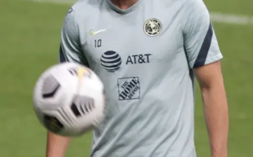 Sebastián Córdova, destrozado por Joserra Fernández (Imago 7)