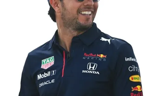 Checo Pérez y sus dos autos de lujo (Getty Images)