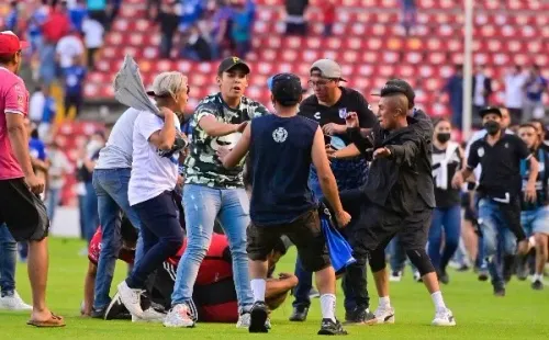 Adolfo Ríos intentó exclupar a parte de la barra de Gallos (Imago 7)