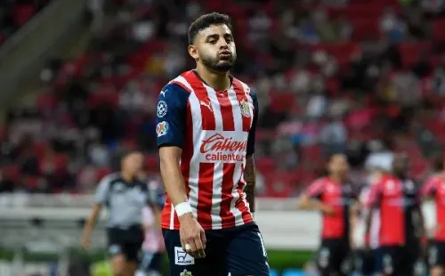 Alexis Vega, duda para el Clásico Nacional (Imago 7)