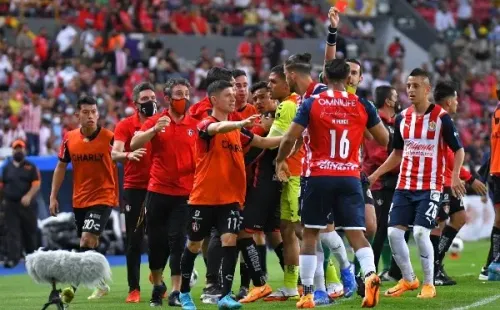 Chivas y Atlas protagonizaron conato de bronca (Imago 7)