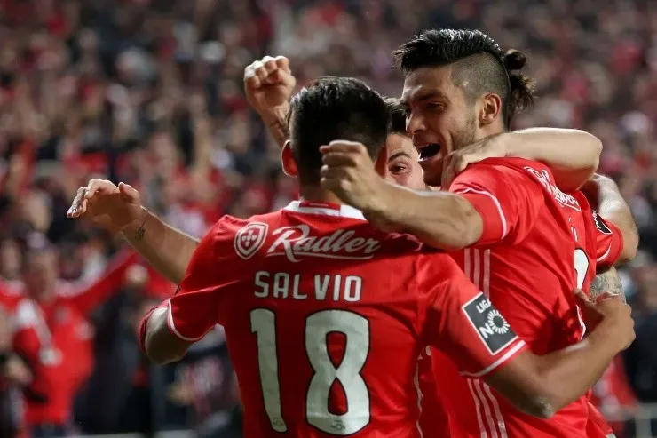 Toto Salvio y Raúl Jiménez, juntos en Benfica
