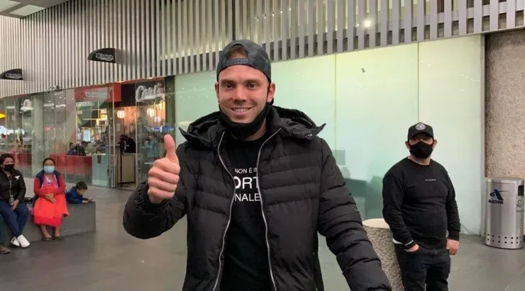 Carlos Rotondi en el aeropuerto