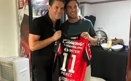 Sergio Pérez apoyó al Atlas (Tw @Irarragorri)