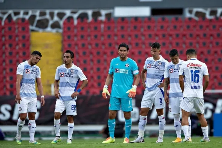 Cruz Azul le daría salida a tres referentes de la plantilla. Créditos: Imago7