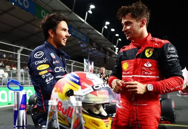 Checo Pérez junto a Charles Leclerc. Créditos: Getty Images