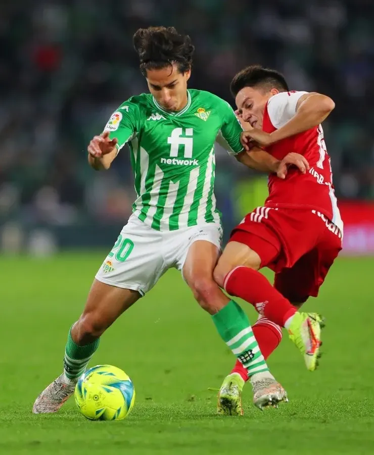 Lainez podría salir del Betis para sumar más continuidad. Créditos: Getty Images