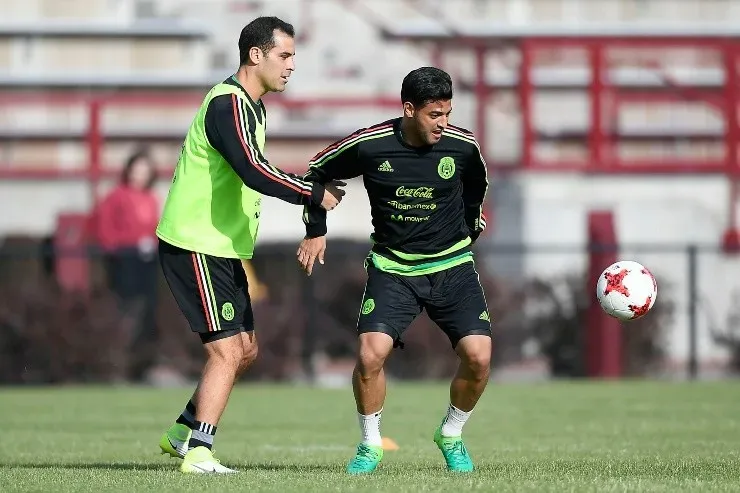 Gio Dos Santos en un entrenamiento junto a Rafa Márquez. Créditos: Imago7