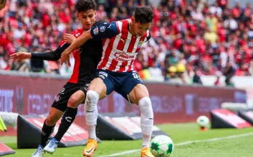 Jesús Orozco con la playera de Chivas (Imago 7)