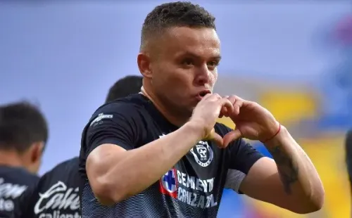 Zapopan, Jalisco, 25 de octubre de 2020. , durante el juego a puerta cerrada de la jornada 15 del Torneo Guard1anes 2020 de la Liga BBVA MX, entre Chivas Rayadas del Guadalajara y la Máquina Celeste de la Cruz Azul, celebrado en el estadio Akron. Foto: Imago7/Sandra Bautista