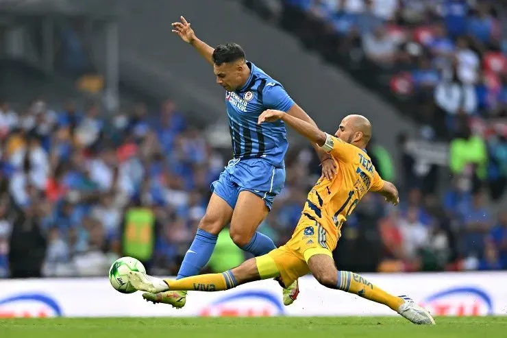 Morales todavía no convirtió con la camiseta de Cruz Azul. Crédito: Imago7