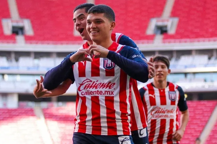 Martínez podría tener su chance tras la lesión de JJ Macías. Créditos: Imago7