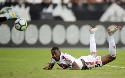 Gonzalo Carneiro con la playera del San Pablo (Getty Images)