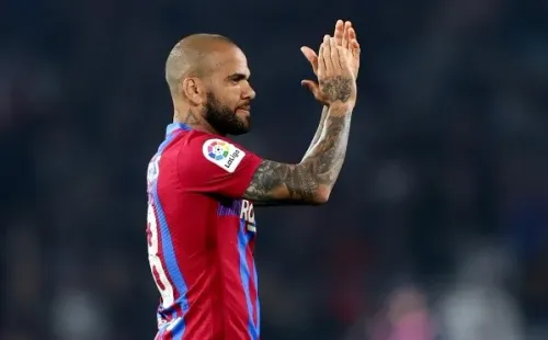 Dani Alves cobraría unos 100 mil dólares por juego en Pumas (Getty Images)