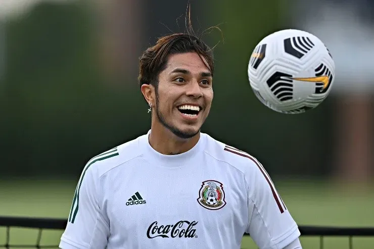 Salcedo lleva un año sin entrar en consideración para Martino. Créditos: Imago7