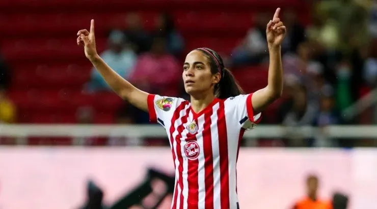 Jaramillo celebra el 2-0 de Chivas Femenil. (Imago 7)