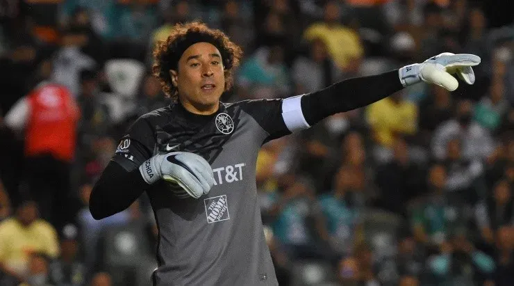 Ochoa indica desde el fondo. (Imago 7)