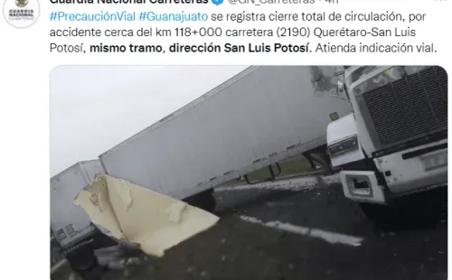 Choque provoca demora para aficionados de Tigres. (@GN_Carreteras)