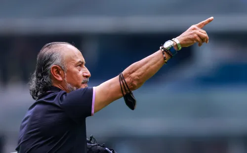 Raúl Gutiérrez podría seguir siendo el DT de Cruz Azul (Imago 7)