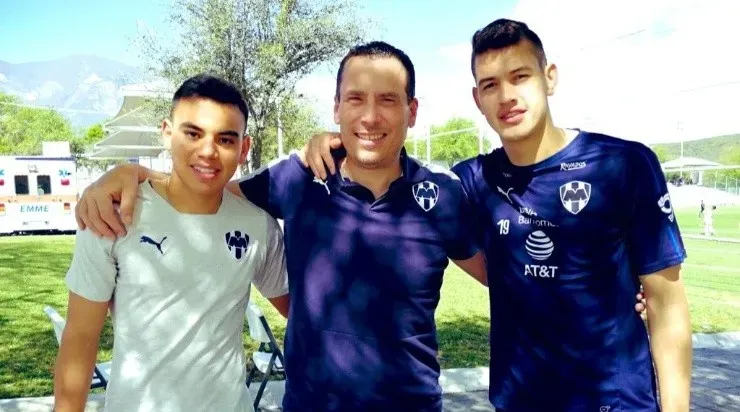 Manuel Filizola junto a Charly y Cachorro. (@FilizolaM)