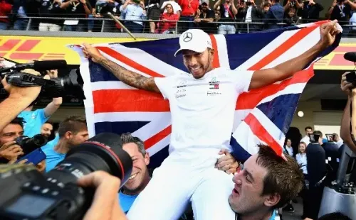 Lewis Hamilton, celebrando el título de F1 en México en 2018 (Getty Images)