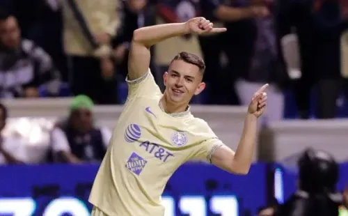 Álvaro Fidalgo, atacado por Álvaro Morales (Imago 7)