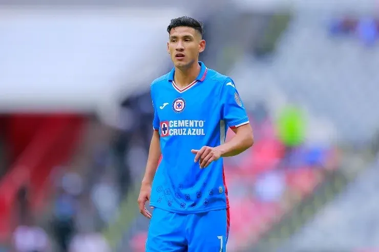 CIUDAD DE MEXICO, MEXICO - SEPTIEMBRE 11: Carlos Uriel Antuna del Cruz Azul durante el juego de la jornada 14 del Torneo Apertura 2022 de la Liga BBVA MX en el Estadio Azteca el 11 de Septiembre de 2022 en Ciudad de Mexico, Mexico. (Foto: Mauricio Salas/JAM MEDIA)