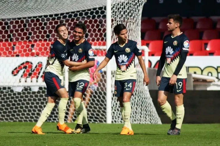 Veracruz, Veracruz, 18 de febrero de 2018. Francisco Córdova, Emmanuel Alvarado, Diego Lainez y Alejandro Díaz en festejo de gol, durante el partido de la jornada 8 del torneo Clausura 2018 de la Liga Bancomer MX categoría Sub20 entre los Tiburones Rojos del Veracruz y las Aguilas del America celebrado en el estadio Luis