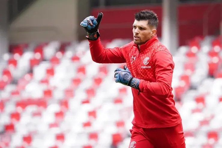Toluca, Estado de Mexico, 7 de agosto de 2022. Tiago Volpi, durante el partido de la jornada 7 del torneo Apertura 2022 de la Liga BBVA MX, entre los Diablos Rojos del Toluca y los Xolos de Tijuana, celebrado en el estadio Nemesio Diez. Foto: Imago7/ Rafael Vadillo