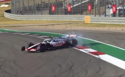 Schumaher quedó eliminado tras el trompo. (Foto: TW / F1)