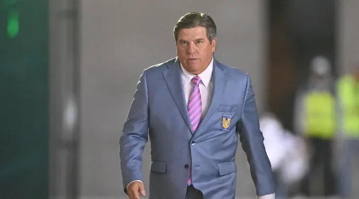 Pachuca, Hidalgo, 16 de octubre de 2022. Miguel Herrera durante el partido de vuelta de los Cuartos de Final del torneo Apertura 2022 de la Liga BBVA MX, entre los Tuzos del Pachuca y los Tigres de la UANL, celebrado en el estadio Hidalgo. Foto: Imago7/ Etzel Espinosa