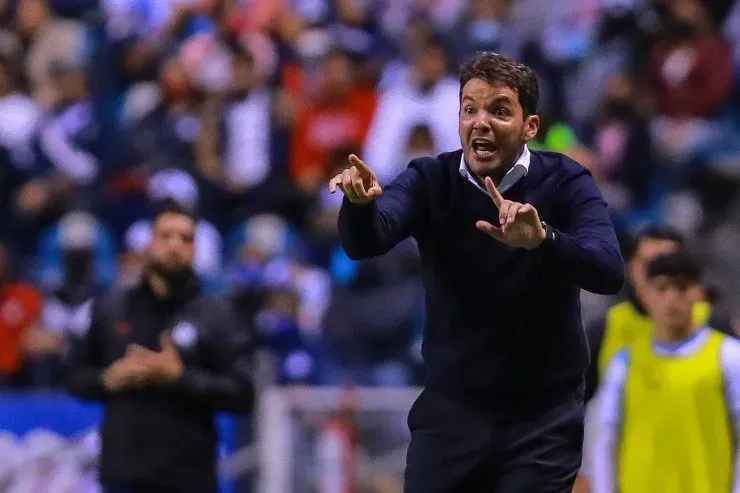 Nicolás Larcamón, en la baraja de Tigres