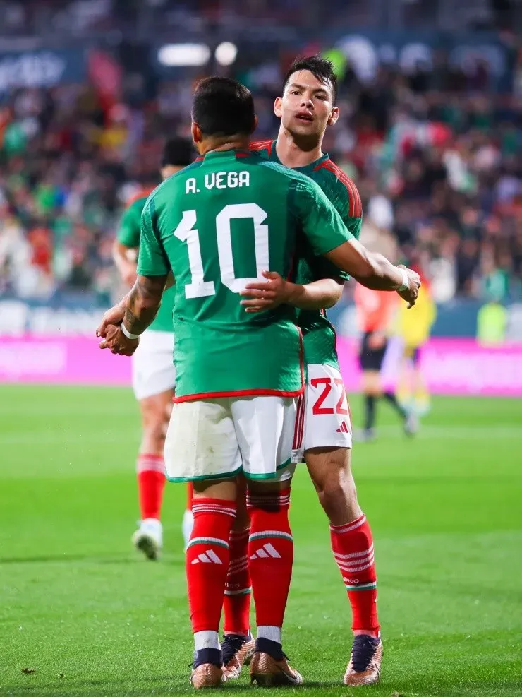 Lozano y Vega son los extremos diferenciales del Tri. (Getty Images)