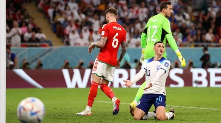 Foden se lamenta una ocasión perdida. (Getty Images)