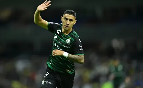 Leonardo Suárez finaliza su préstamo con Santos (Imago 7)