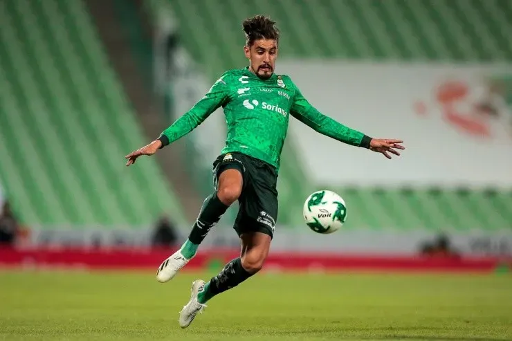 Josécarlos Van Rankin se acerca a Necaxa