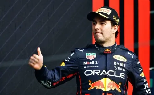 Sergio Pérez, apoyado porDavid Coulthard (Getty Images)