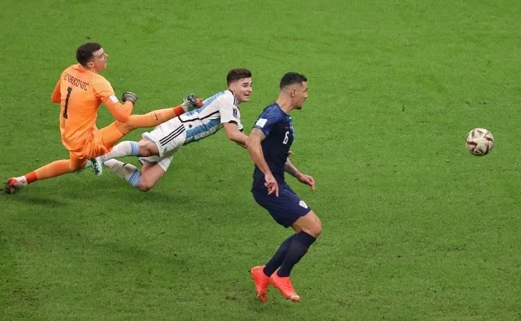 Penalti Julián Álvarez